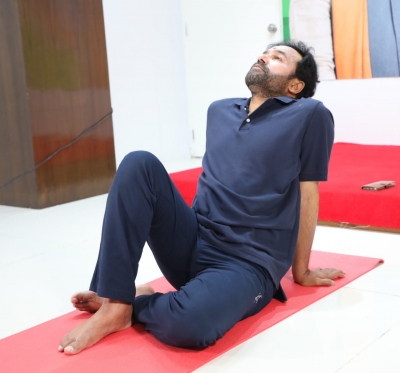  Kishan Reddy Celebrates Yoga Day With Hyderabad-TeluguStop.com