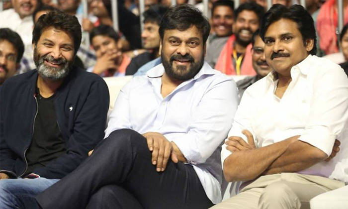  Mega Brothers Chiranjeevi Pawan Kalyan Rare Photo Viral On Social Media, Chiranj-TeluguStop.com