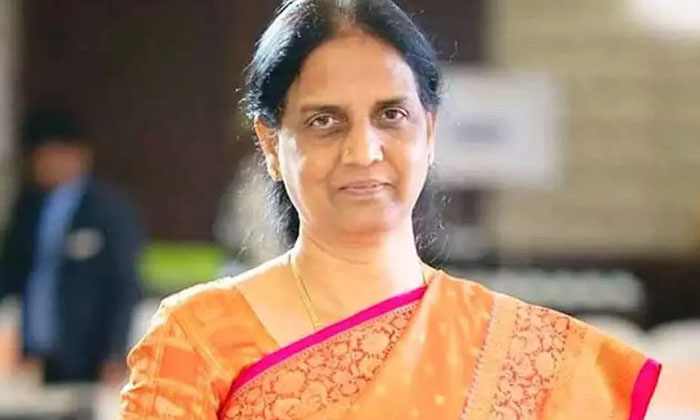  Telangana Educational Minister Sabitha Indra Reddy Clarifies Online Teaching, Cl-TeluguStop.com