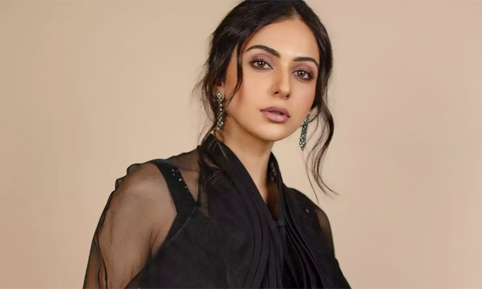  Rakul Preet Singh Shocking Comments On Molestation Cases Amid Covid Pandemic, To-TeluguStop.com