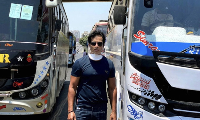  Real Hero Sonusood Helping For 10 Lakh Members In Past 18 Months, 10 Lakh People-TeluguStop.com