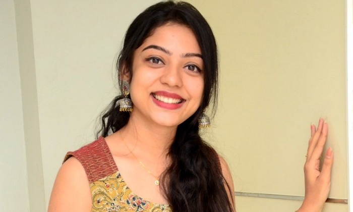  Telugu Young Heroine Varsha Bollamma React About Her Age, Telugu Young Heroine,-TeluguStop.com