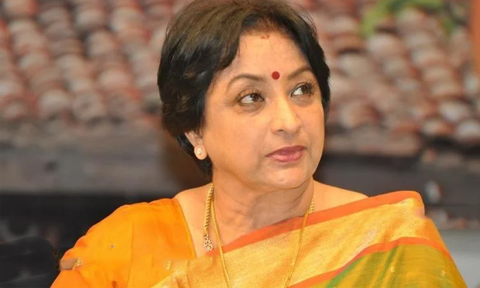  Tollywood Actress Lakshmi Unknown Facts, Actress Lakshmi, Tollywood Actress, Ear-TeluguStop.com