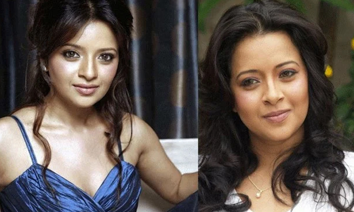  Do You Know Reema Sen What Doing Now, Reema Sen, Manasantha Nuvuue , Uday Kiran-TeluguStop.com