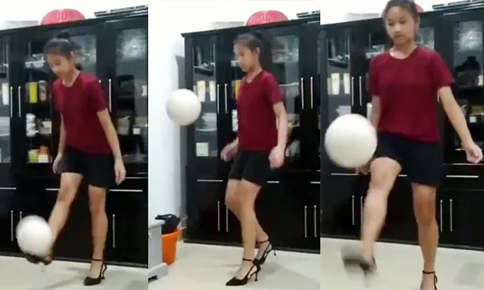  Viral Video A Young Mizoram State Women Playing Football With High Heels , High-TeluguStop.com