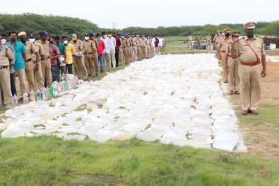  20k Litres Arrack Worth Rs 50l Destroyed In Andhra Pradesh-TeluguStop.com