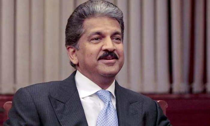  Anand Mahindra Dissatisfied With Golden Car , Golden Car, Anand Mahindra, Saudi-TeluguStop.com
