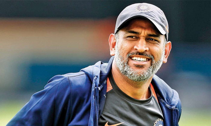  Dhoni Holds A Rare Record Of 2500 Twitter Accounts Birthday Wishes ,cricketer Dh-TeluguStop.com