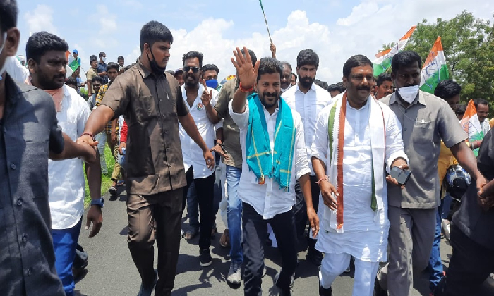  Fuel Price Hike: T-congress Leaders Protest On Bullock Carts And Bicycles-TeluguStop.com