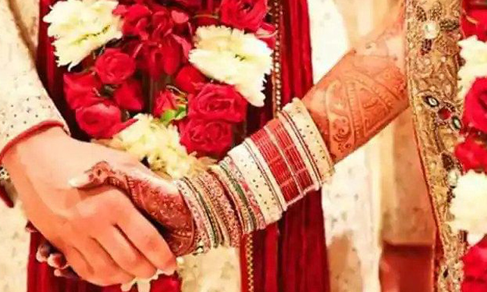  Bride Shocked As Fiancé's Ex Shows Up At Wedding Asking Him To Be Married To He-TeluguStop.com