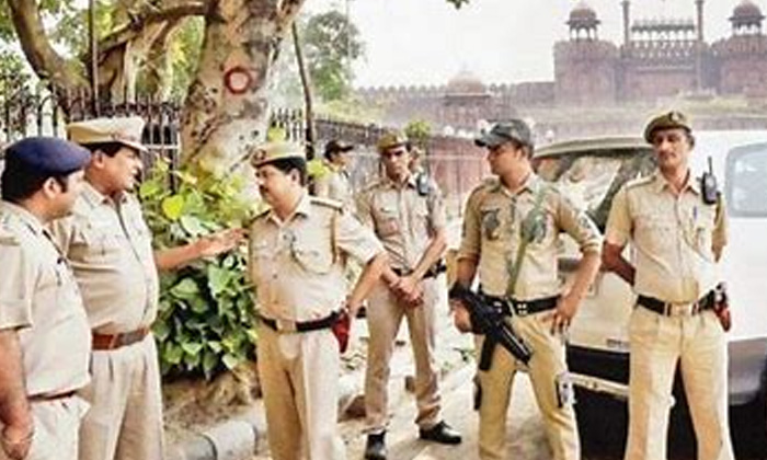  High Alert Security Forces Deployed In Delhi Nia, Delhi, Terror Attack,latest Ne-TeluguStop.com