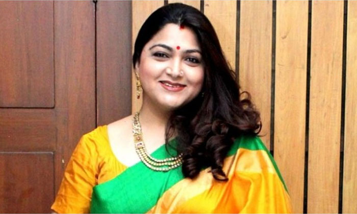  Kushboo Sundar With Her Daughters Latest Pics Going Viral In Social Media, Kushb-TeluguStop.com