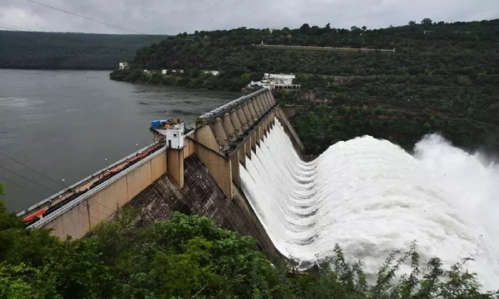  Police Temporarily Prohibited Tourism At The Srisailam Project-TeluguStop.com