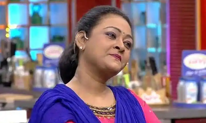  Actress Shakeela Dismisses Death Rumours Says Iam Alive And Healthy, Alive And H-TeluguStop.com