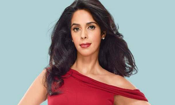  Bollywood Heroine Mallika Sherawat Open Comments On Casting Couch,  Mallika Sher-TeluguStop.com