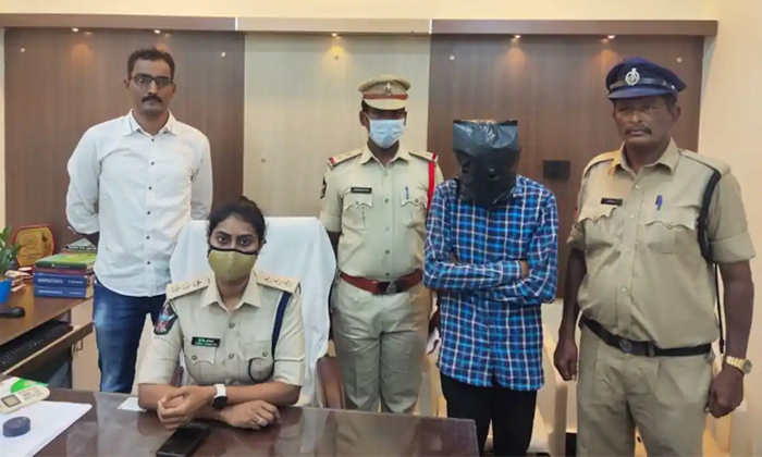  Guntur Man Black Mailed Sister And Married Elder Sister Police Arrested, Guntur-TeluguStop.com