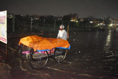  Heavy Rains Inundate Hyderabad Localities, Suburbs-TeluguStop.com