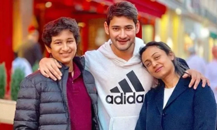  Hero Mahesh Babu Looks Like An Elder Brother To Gautam Krishna, Telugu News, Tel-TeluguStop.com