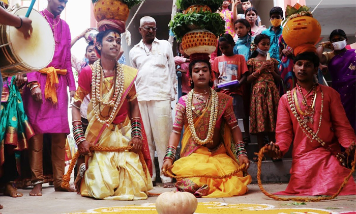  Hyderabad Lashkar Bonalu Festival Joy Started In Telangana , Bonalal Jathara, Fe-TeluguStop.com