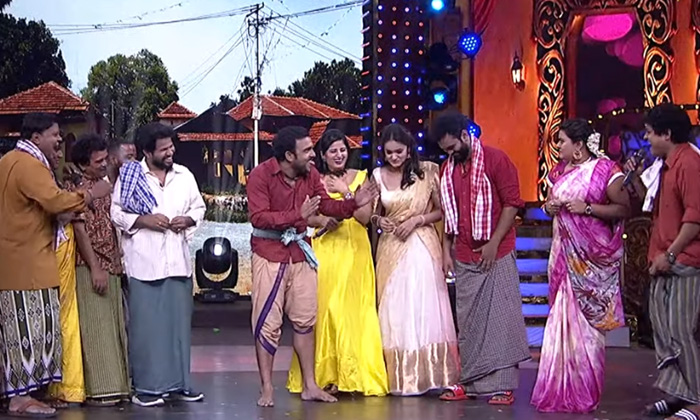  Jabardasth Getup Sirnu Called Rohini As Pandikokku In Sridevi Drama Company Show-TeluguStop.com