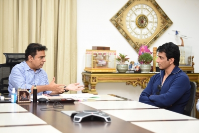  Ktr Praises Sonu Sood For Social Service Activities-TeluguStop.com