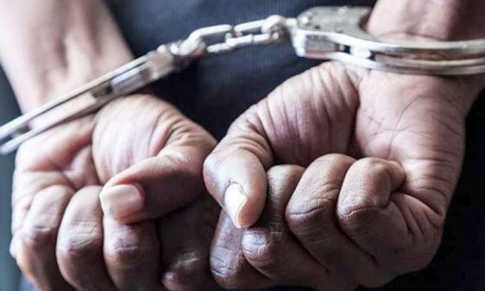  Arrest-of-rape-accused On Minor  Girl,  Man Arested , Rape Case , Gunture , Dish-TeluguStop.com