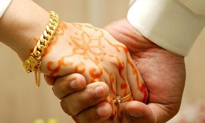  Why Newly Married Couples Are Separated Ashad -masam Newly Married Couple, Dista-TeluguStop.com