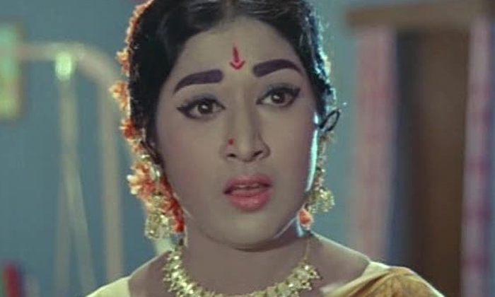  Ratna Kumari As Vanisri Who Became A Star Heroine In Tollywood, Ratna Kumari , S-TeluguStop.com
