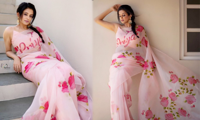  Tollywood Actress Priyamani Looking Hot In Pink Saree, Tollywood, Priyamani, Pho-TeluguStop.com