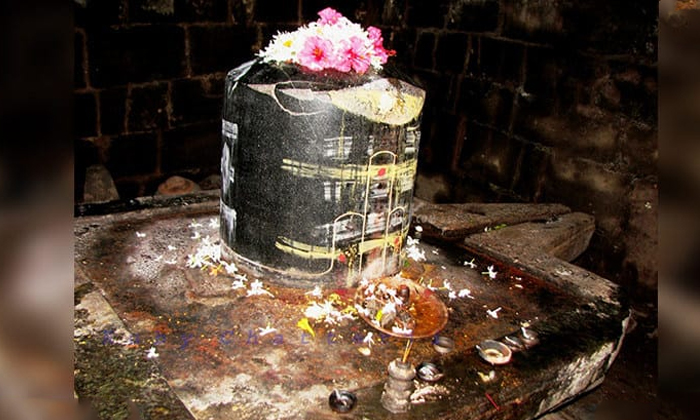 Uniqueness Of Sri Mukhalingeswara Temple In Srikakulam,  Sri Mukhalingeswara Tem-TeluguStop.com