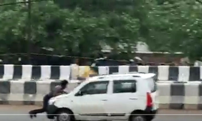  Viral Video: Kadandoy Film Shooting .. A Man Going With Lightning Speed On The C-TeluguStop.com