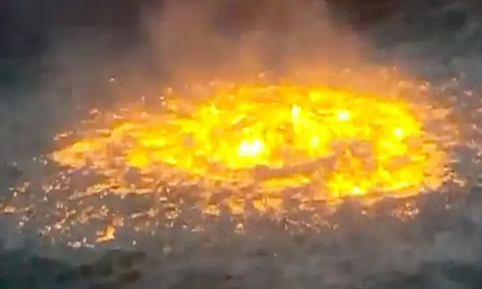  Viral Video Fire Accident Near Mexico Sea Due To Pipeline Gas Leak , Viral Video-TeluguStop.com