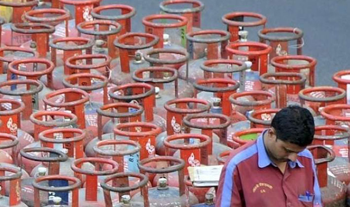  The Price Of Cooking Gas Has Plummeted Again , Lpg Gas , Price Hike , Once Again-TeluguStop.com