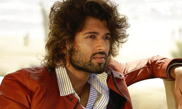  Vijay Deverakonda Dreams About Pan India Movie, Vijay Deverakonda ,pan India Mov-TeluguStop.com