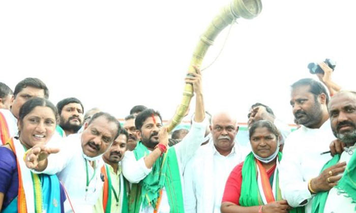  Key Meeting Of T Congress Leaders At Gandhi Bhavan Telangana,  Congress,  Revant-TeluguStop.com