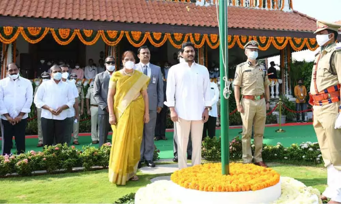  Stage Set For 75th Independence Day Celebrations At Igmc Stadium In Vijayawada-TeluguStop.com