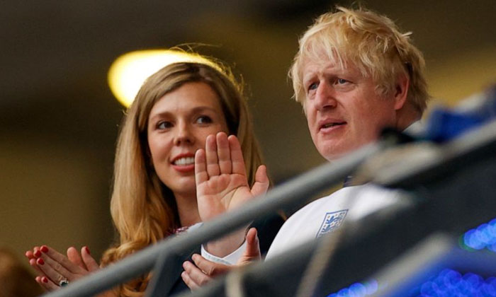 Prime Minister Boris Becoming A Father In Old Age ..! Uk Pm ,boris Johnson,wife-TeluguStop.com