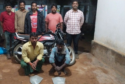  Andhra Police Raids Illegal Arrack Producers, Arrests 32-TeluguStop.com