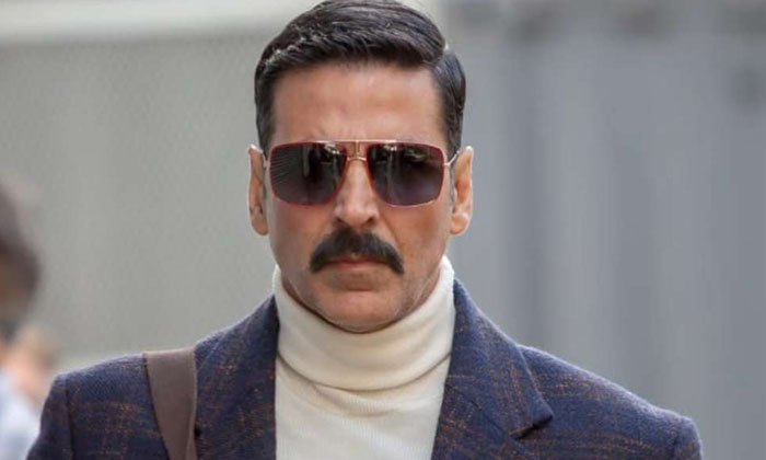  Akshay Kumar In Debts After Doing 10 Movies, Bollywood , Akshy Kumar , Prudvi Ra-TeluguStop.com