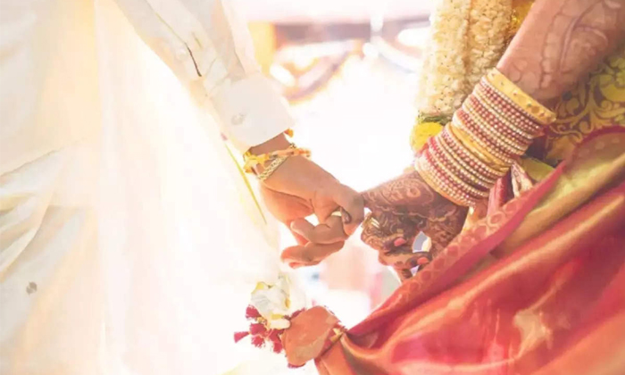  Bride Groom Died In Road Accident Whose Marriage In Five Days In Kadiri, Bride G-TeluguStop.com