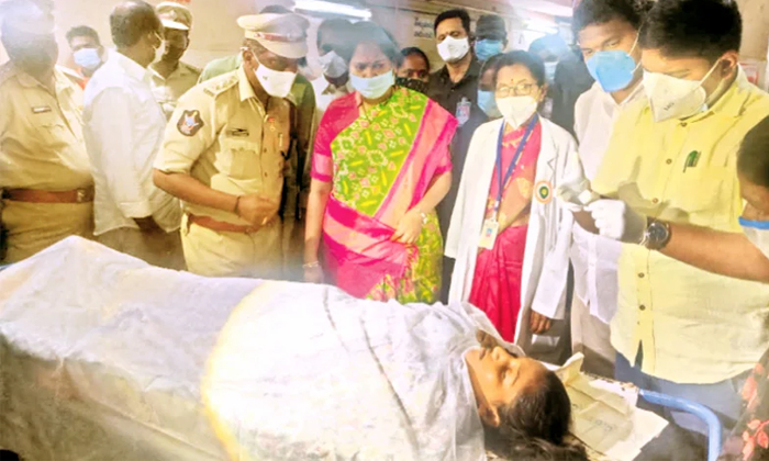  Btech Student Brutally Murdered On Independence Day In Guntur, Btech Student, Br-TeluguStop.com