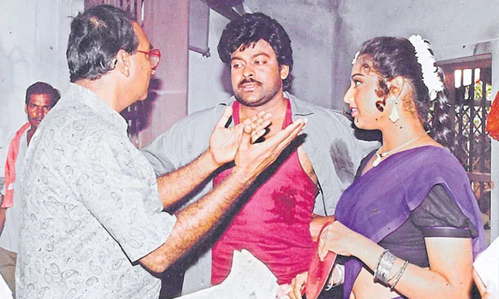  Chiranjeevi Fans Hopes On His Political Entry, Chiranjeevi, Fans Hope, Interesti-TeluguStop.com