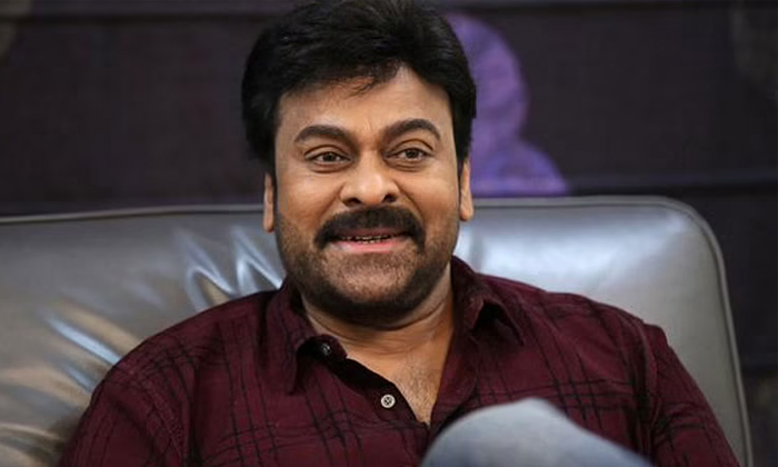  Chiranjeevi Helps His Fan Financially For His Daughters Education, Chiranjeevi,-TeluguStop.com