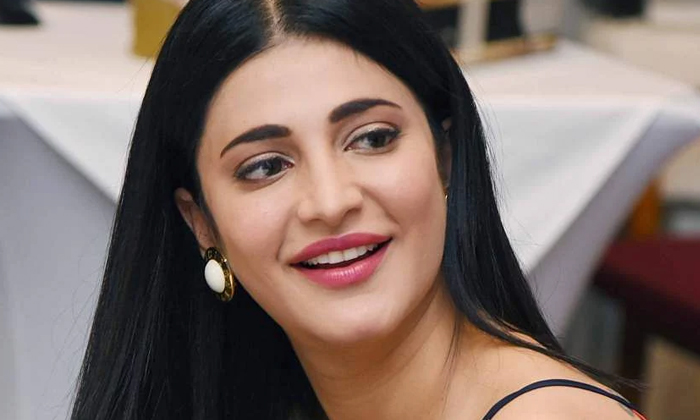  Star Heroine Shruti Hassan Comments About Her Father , Affection, Comments About-TeluguStop.com