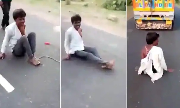  Milk Business Man Atrocities Bonded Legs With Rope To Truck, Milk Business Man,-TeluguStop.com