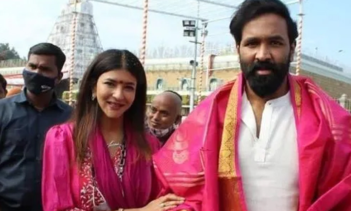  Manchu Vishnu Breaks Lakshmi Head And Reason Why , Manchu Vishnu, Manchu Laxmi,-TeluguStop.com