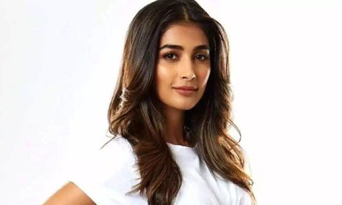  Pooja Hegde Top Less Hot Photoshoot, Pooja Heddhe , Pooja Hegdhe Hot Photo , Poo-TeluguStop.com