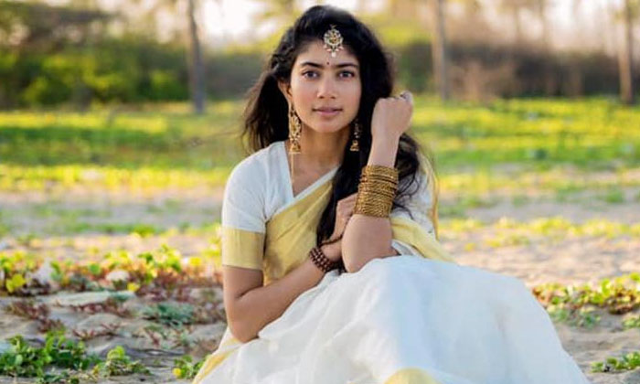  Sai Pallavi Changed The Faith Of Heroines , Sai Pallavi , Natural Beauity , Fait-TeluguStop.com