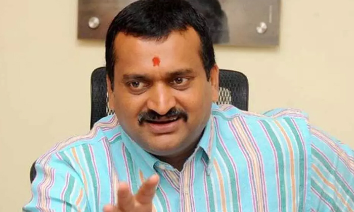  Bandla Ganesh Become Hero Tamil Movie Telugu Remake, Bandla Ganesh, Tollywood, T-TeluguStop.com