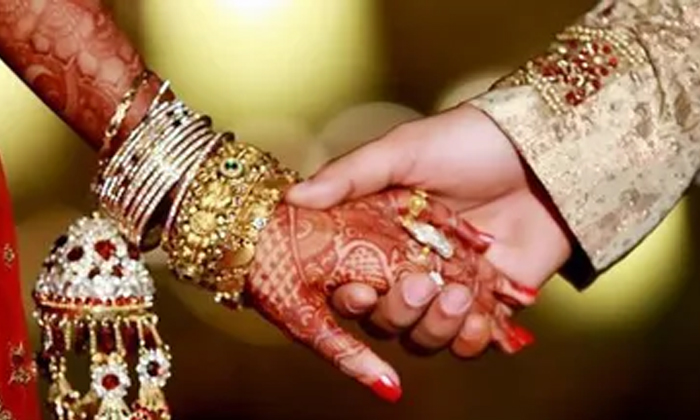  49 Years Old Men Cheated By Marriage Brokers In Hyderabad-అయ్యో రామా : 49 ఏళ్ల వయసులో రెండో పెళ్లి చేసుకోవాలనుకున్నాడు… చివరికి…-Latest News - Telugu-Telugu Tollywood Photo Image-TeluguStop.com